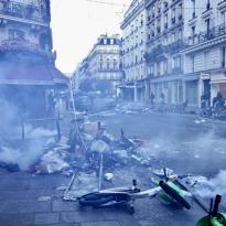Trump’a göre Fransa’daki olaylar ‘protesto’ değil ‘devrim’