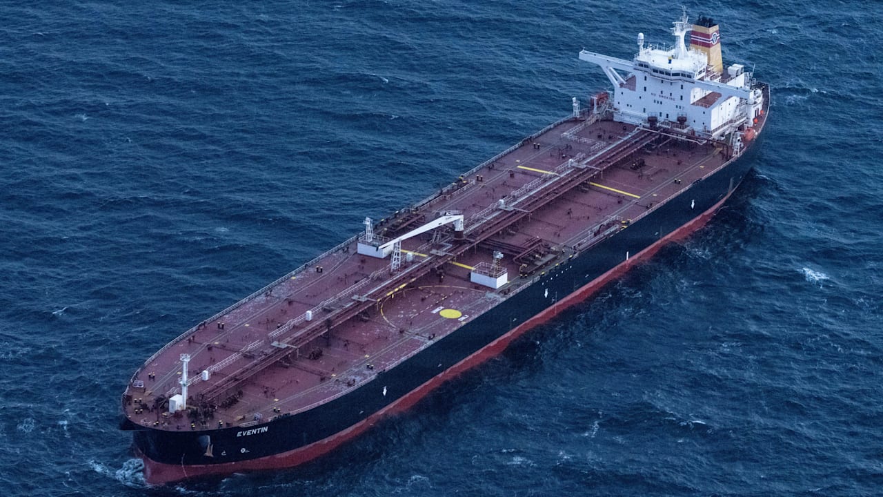 Zwischenfall vor Rügen: Tanker mit Öl aus Russland treibt auf der Ostsee | Politik