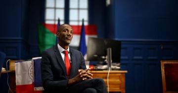 Une élue Révolution Permanente de Saint-Denis dénonce le salaire trop élevé de Bally Bagayoko, le maire s’offusque de tant de «haine»