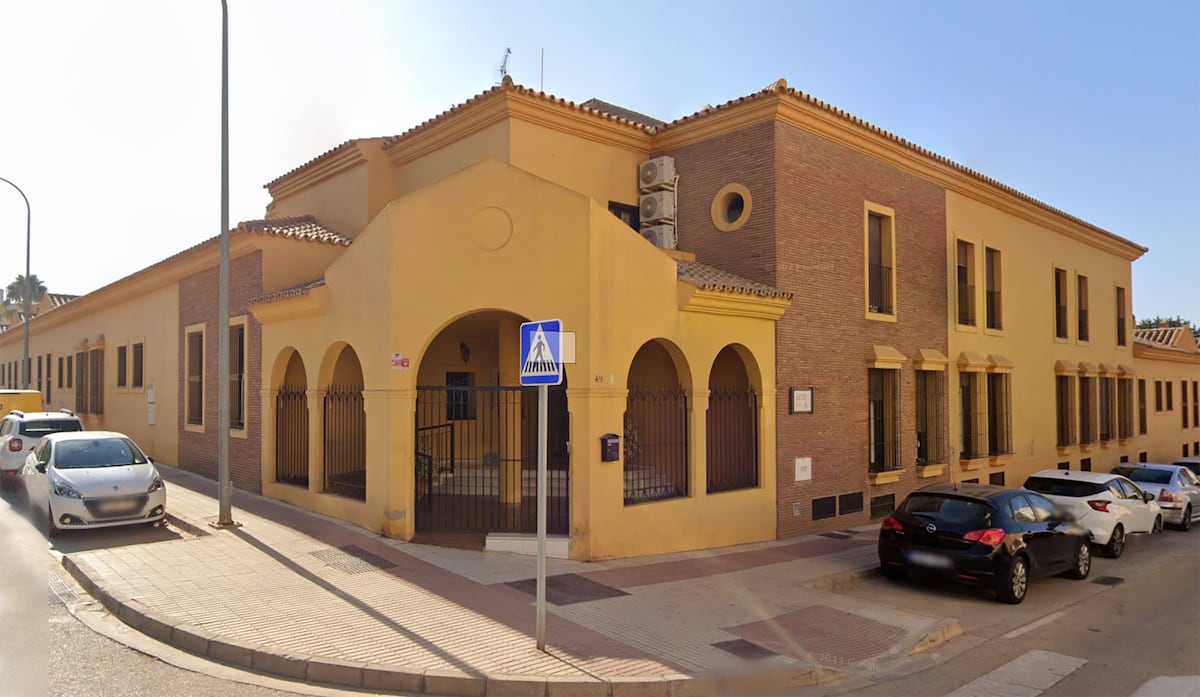 Una mujer de 82 años y un hombre de 91 años mueren tras desplomarse un ascensor en una residencia de mayores de Vélez-Málaga | España