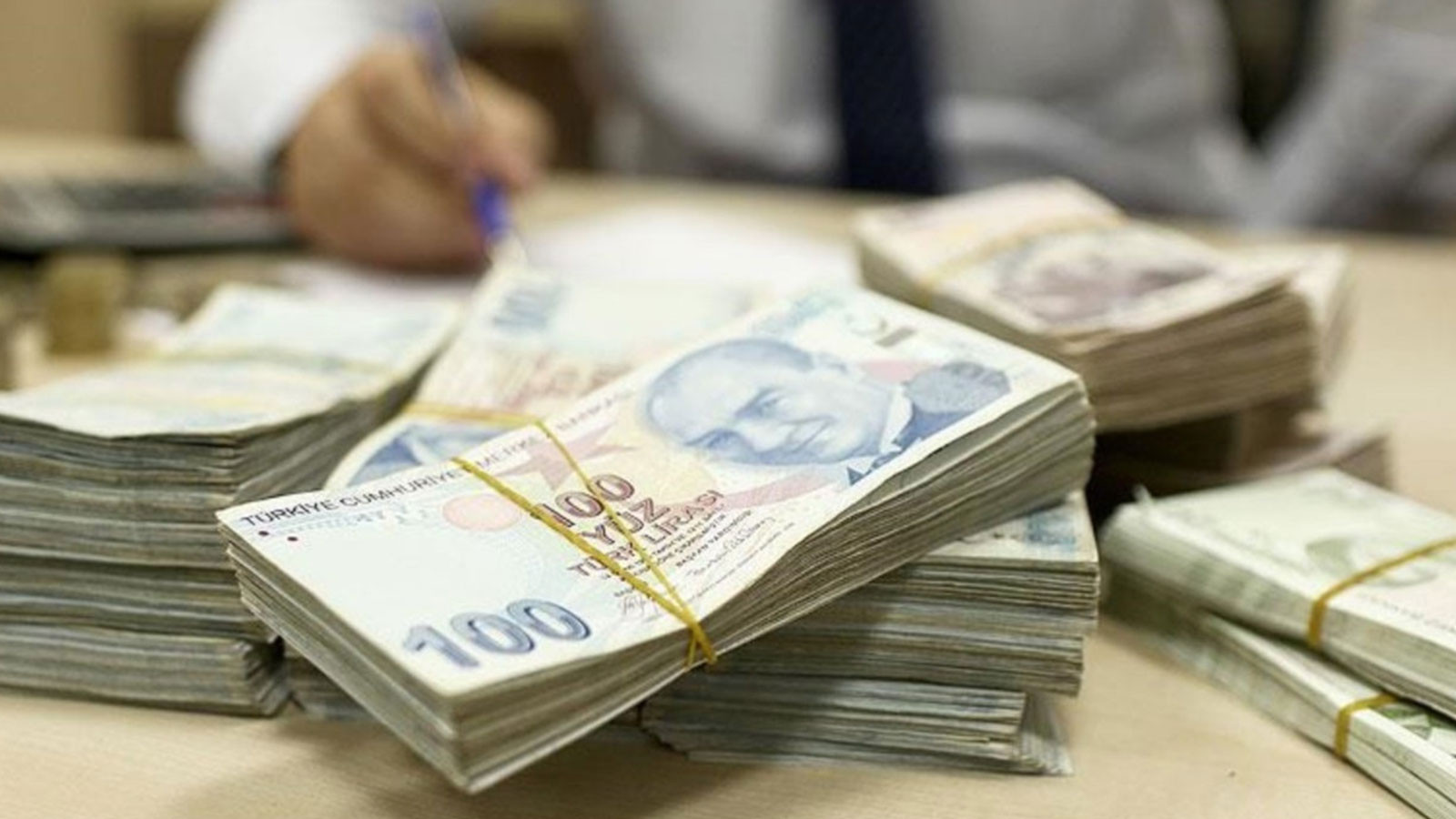 Hazine’de 517 milyar liralık tersine dönüş!