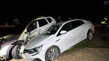 Mardin’de iki otomobil birbirine girdi: 1’i bebek 6 yaralı
