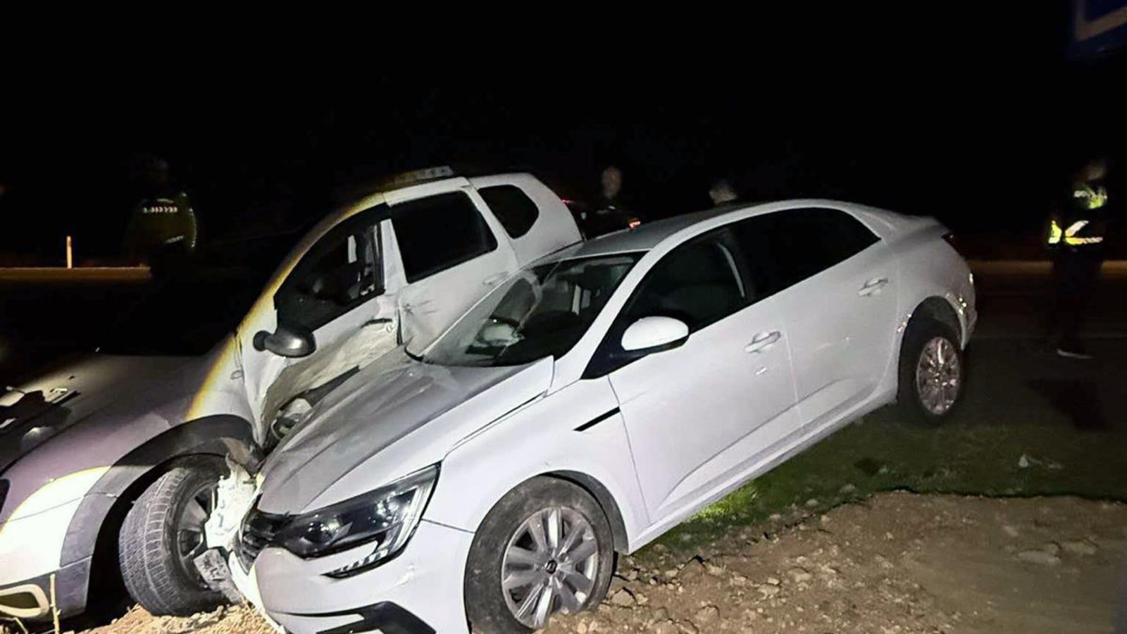 Mardin’de iki otomobil birbirine girdi: 1’i bebek 6 yaralı