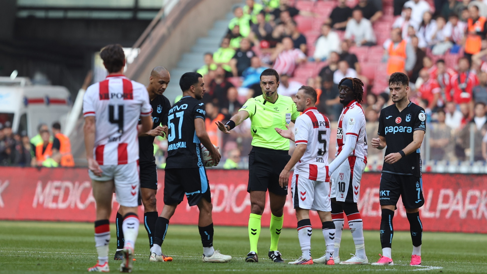 PFDK’dan 5 kulübe para cezası! 2 futbolcuya da men cezası